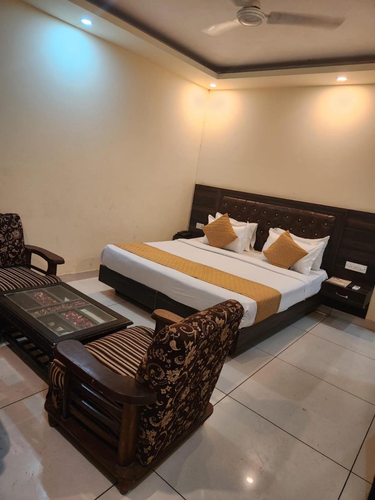 Hotel Aerotech Near Delhi Airport New Delhi Exterior photo