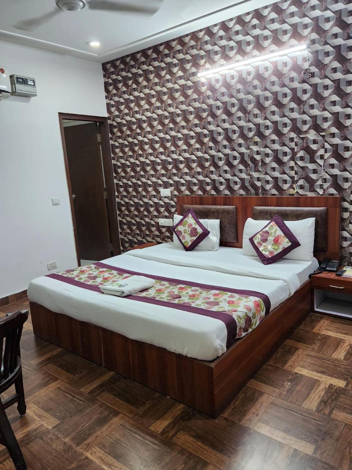 Hotel Aerotech Near Delhi Airport New Delhi Exterior photo